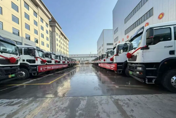 骐骥驰骋 豪沃纵横丨2026首战开门红！30台豪沃TX新能源搅拌车圆满交付！